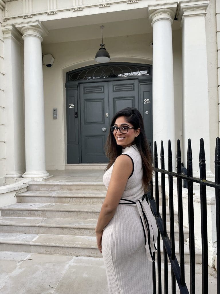 Dr Mirali is an experienced facial aesthetics doctor in South London, specialising in natural yet impactful enhancements. She offers a safe, private and personal service, welcoming you to her clinic with care.